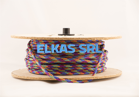 Nuestros cables cuentan con certificación. Además cuentan con un proceso de pegado que evita que se despelucen en su armado.